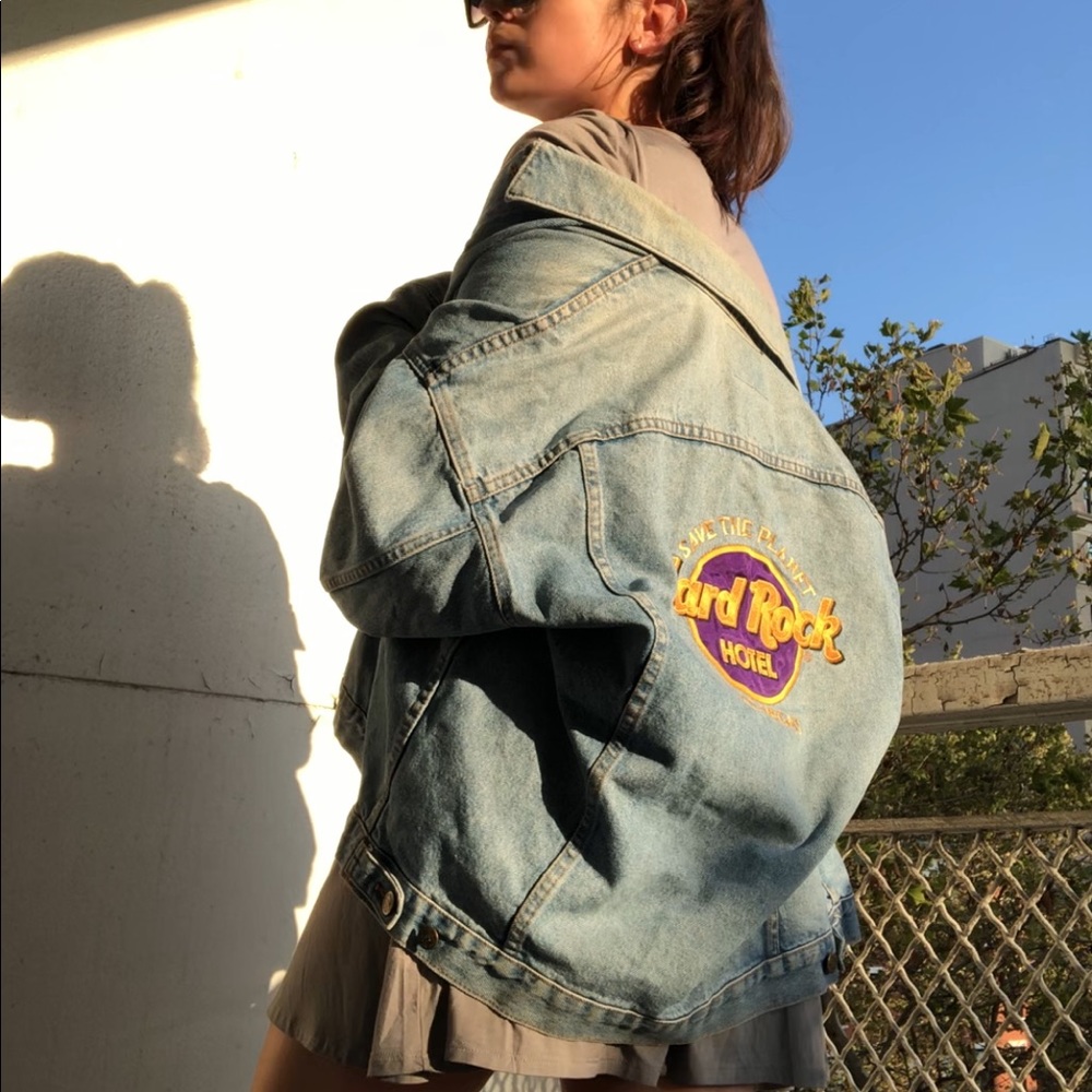AUTHENTIC VINTAGE HARD ROCK HOTEL DENIM JACKET